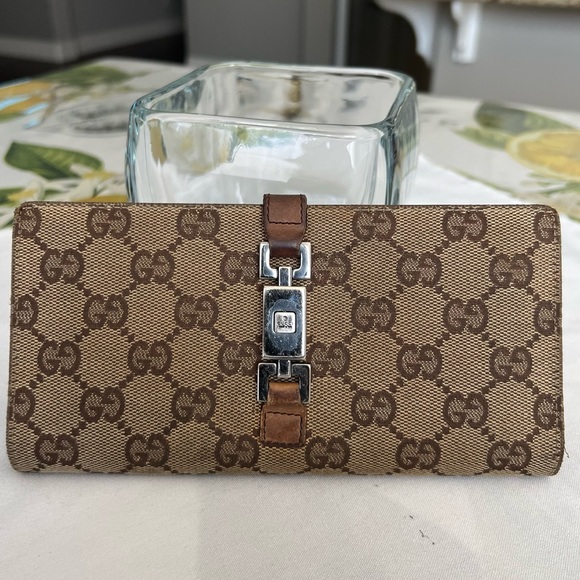 Authentic Gucci Wallet - Picture 16 of 17